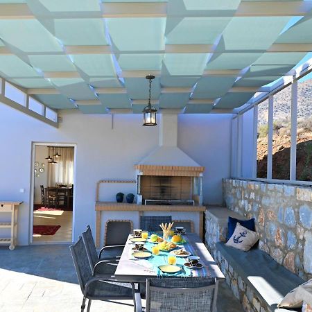 Tranquil Sea View Villa With Private Pool, Just 2Km From The Beach! アギア・ガリニ エクステリア 写真